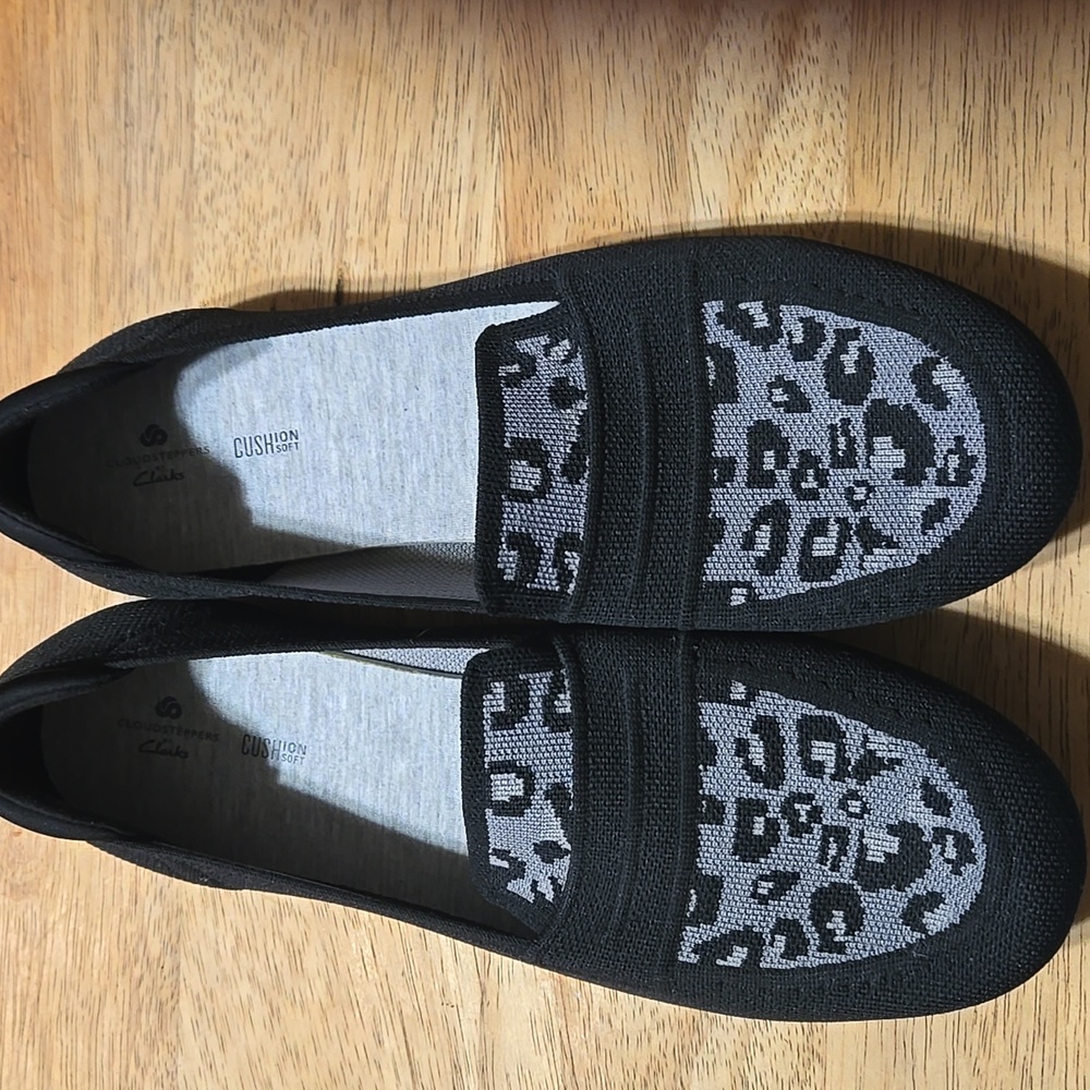 Cloudsteppers by Clarks Black and Gray Loafers Slip Ons Womens 12 Wide